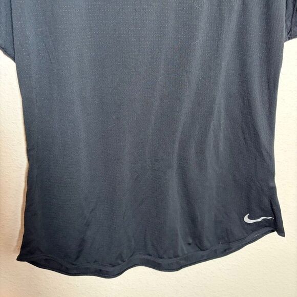 Nike T-Shirt Women's Large Black Textured Dri-Fit Double V Short Sleeve Active - Picture 3 of 9